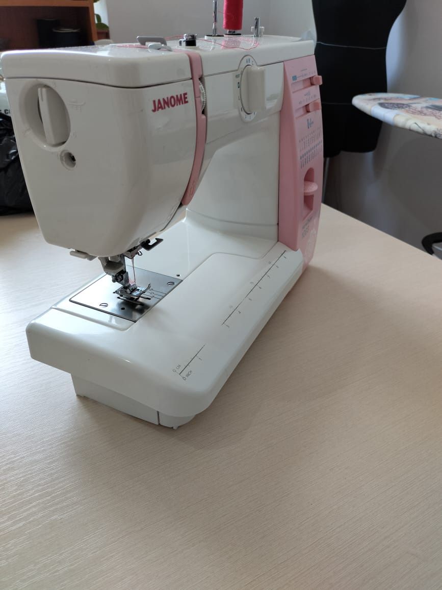 Швейная машинка  Janome Home Decor 1023