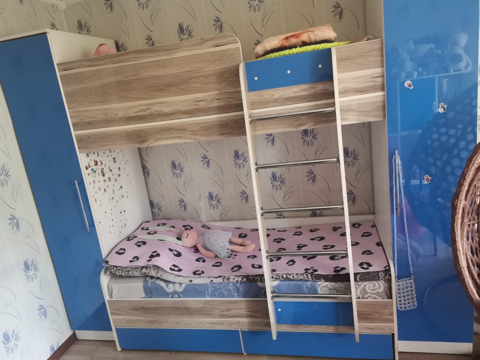 Продам детскую стенку  90 тысяч