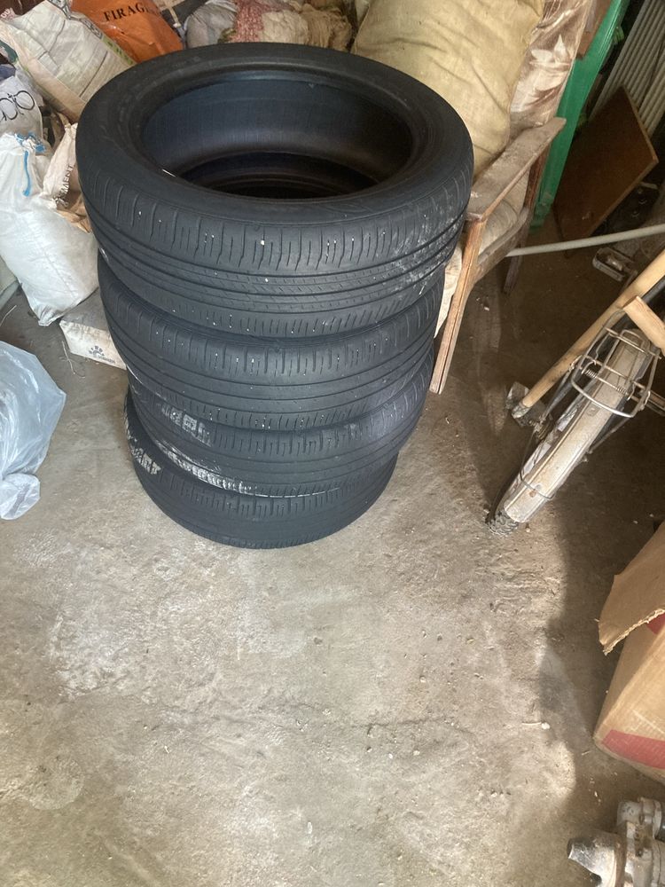 Фирма DUNLOP 4 шт в хорошем состоянии 205/55/R17, еще 2 шины есть