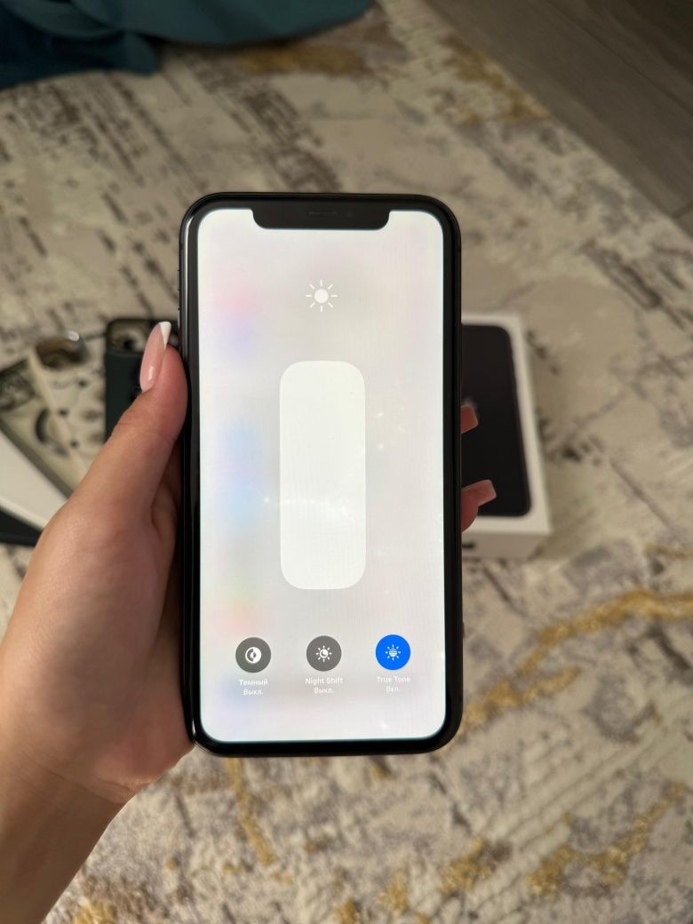Продам iPhone 11