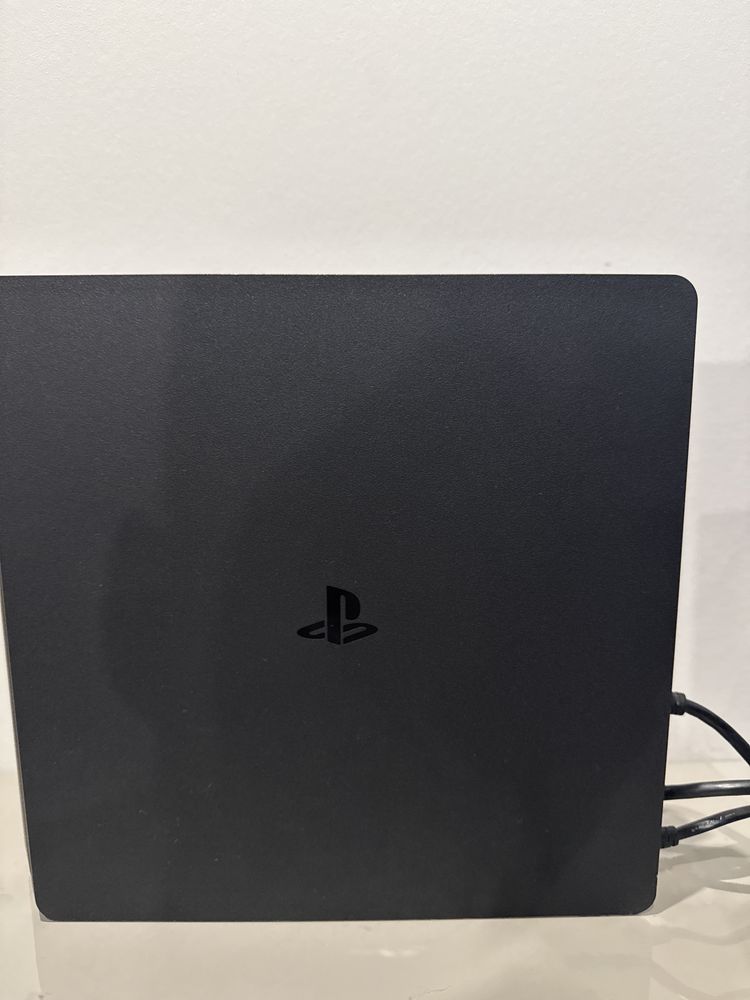 Playstation 4 slim