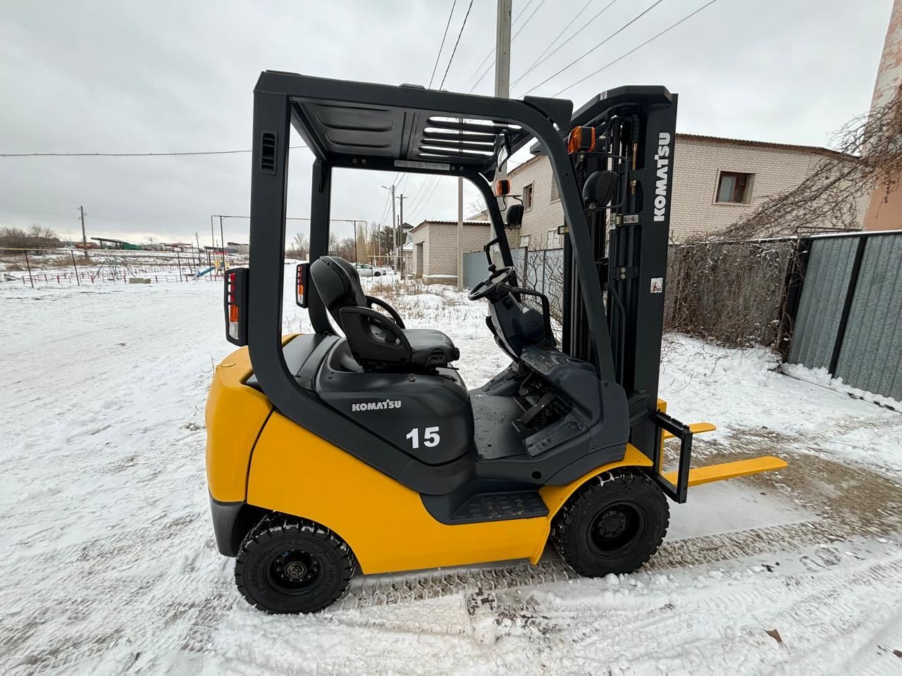 Продам вилочный погрузчик Komatsu