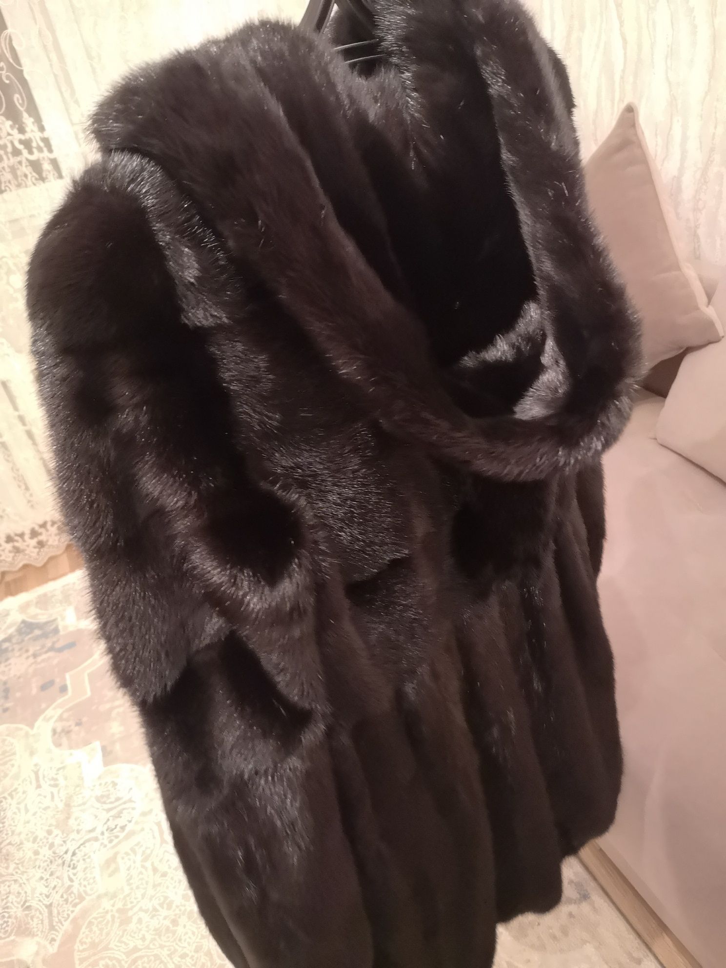 Продам норковую шубу