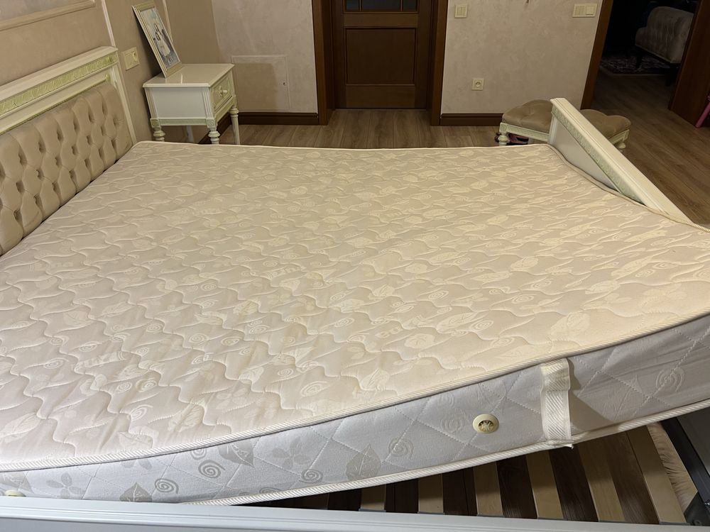 Ортопедический матрац для спальной кровати