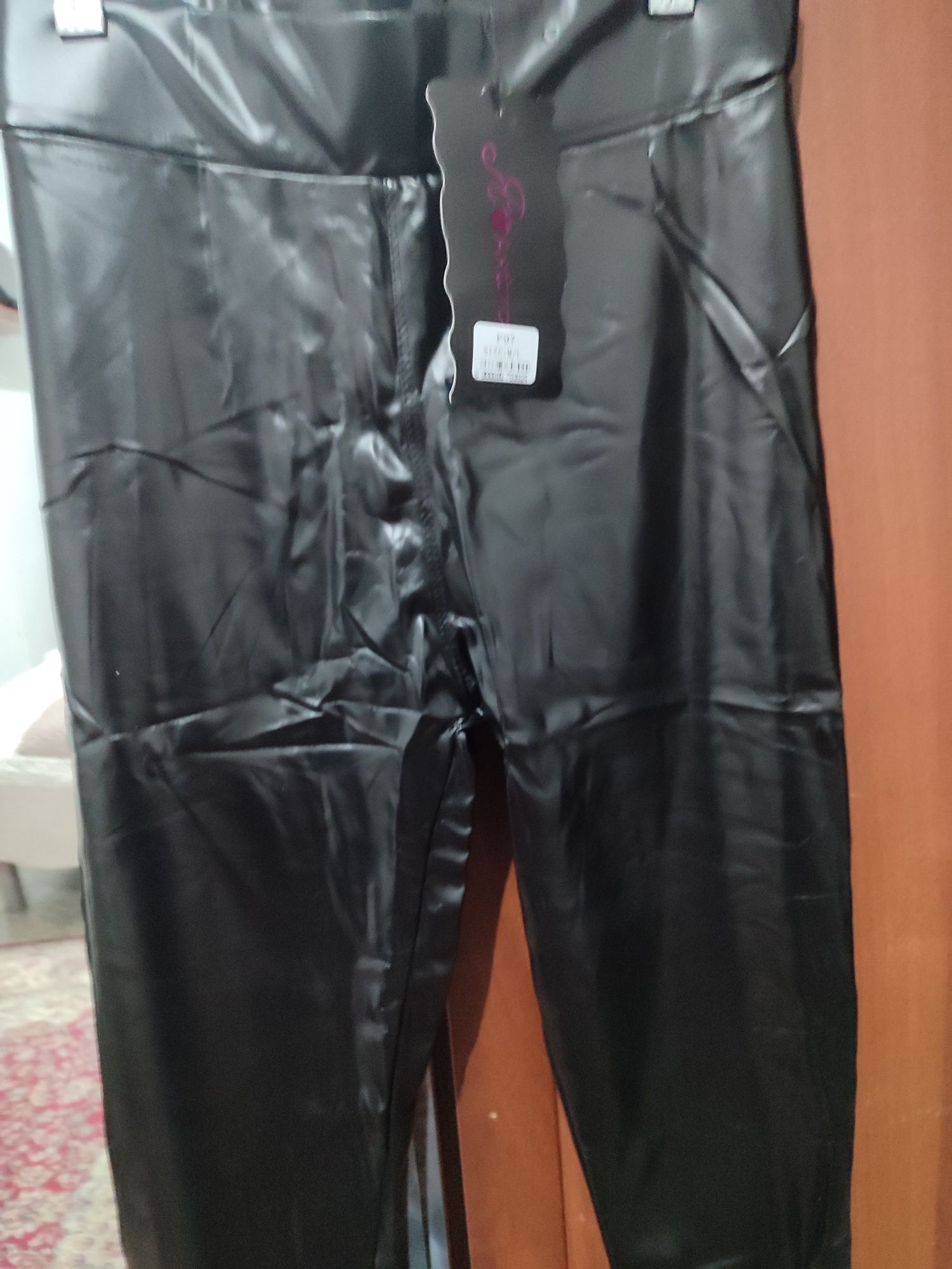 Продам срочно леггинсы