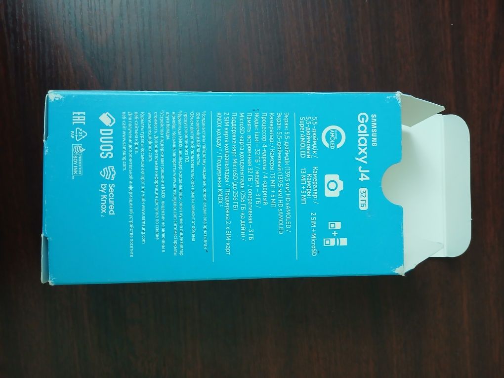 Телефон Galaxy J4