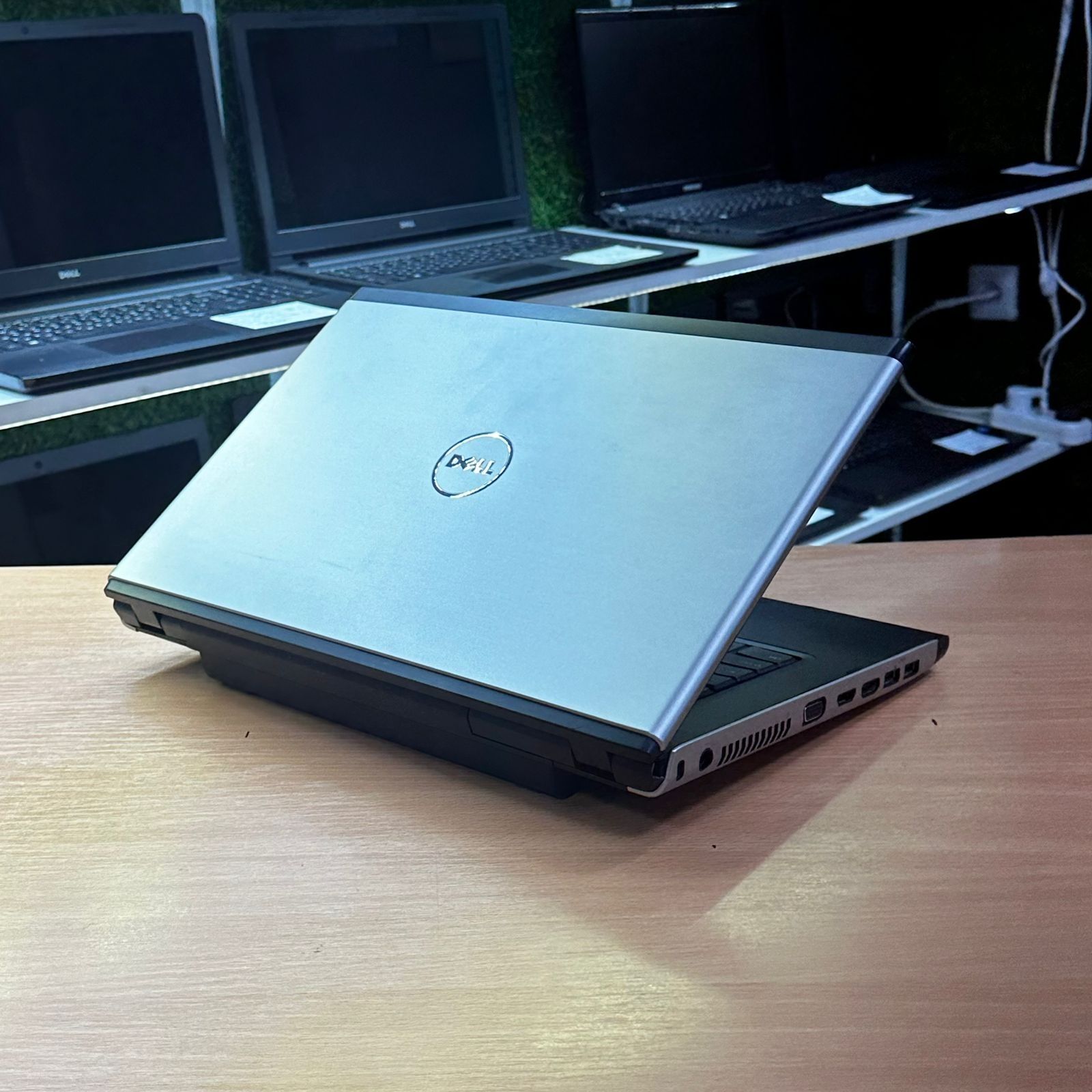 Ноутбук для офиса DeII Core i3/ОЗУ 4Gb/SSD 120Gb + Win 10 и Office 19