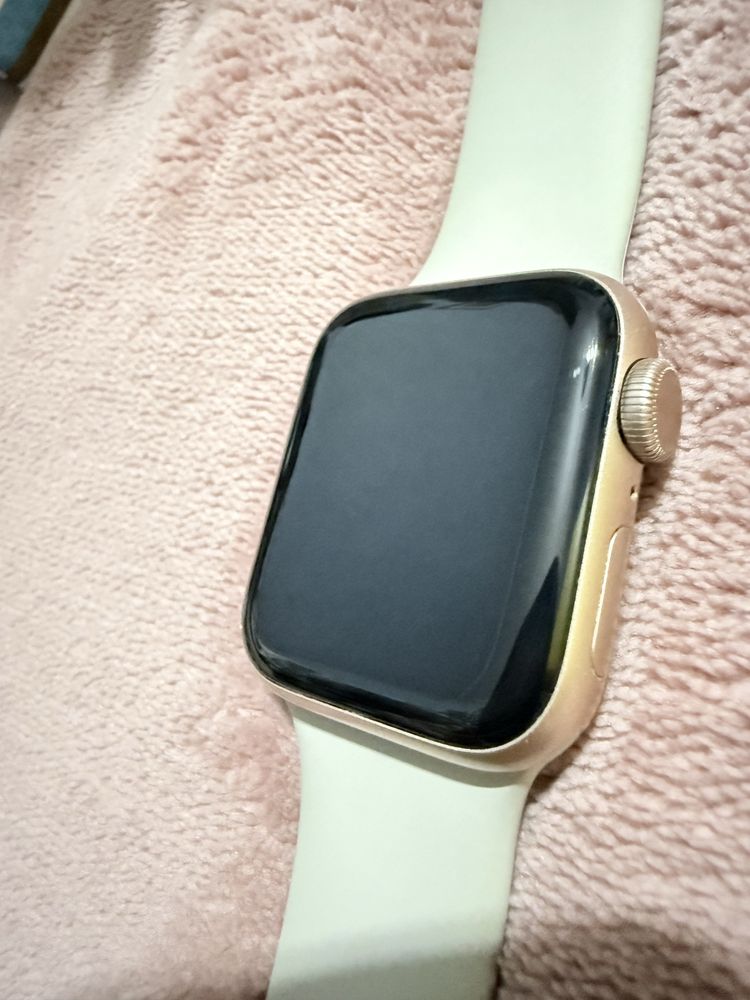 Смарт часы Apple Watch 40 mm Версия watchOS  10.6.1 (21U580)