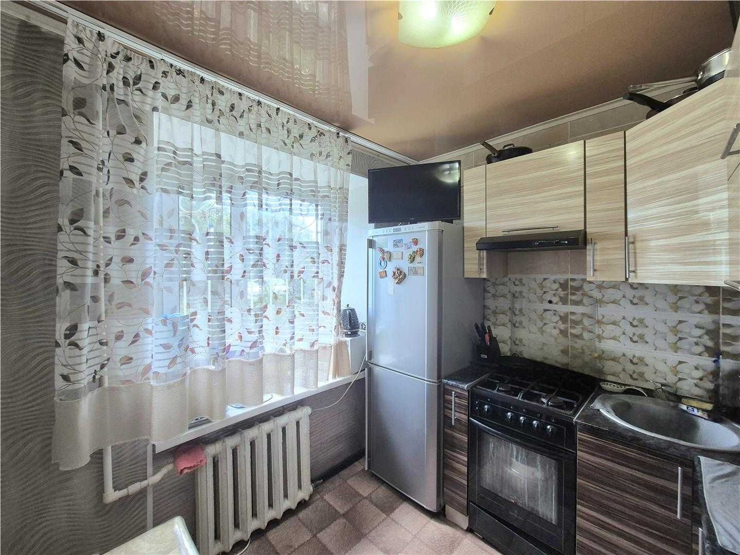Продам 3-комн квартиру на 6 мкр