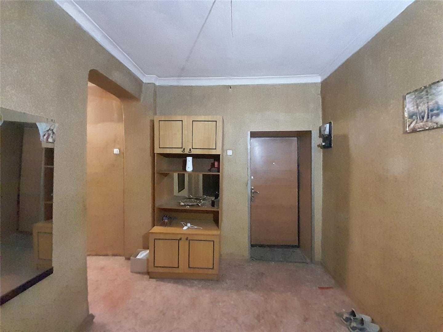 Продам 3 комн кв болгарского типа в старом городе.
на 1 эт 2 эт дома .