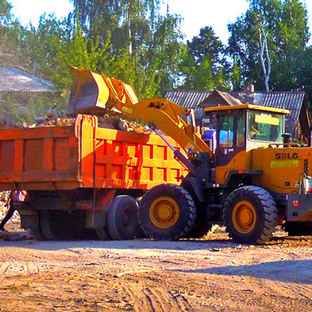 Услуги погрузчика для уборки мусора