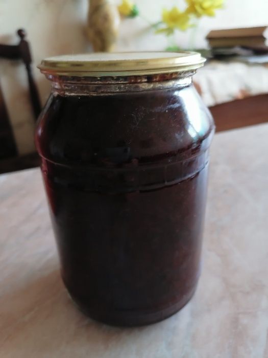 Продам домашнее варенье из ягод и домашний сок . замороженную малину.