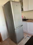 Продам рабочий холодильник indesit