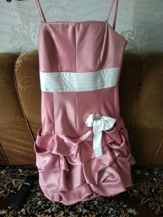 Платье коктейльное