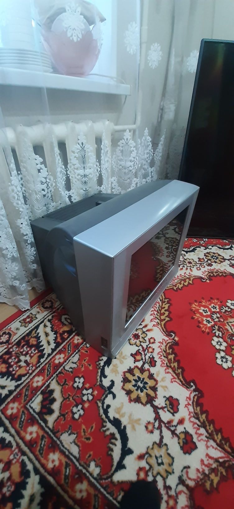 Продам телевизор LG диагонал 110 м