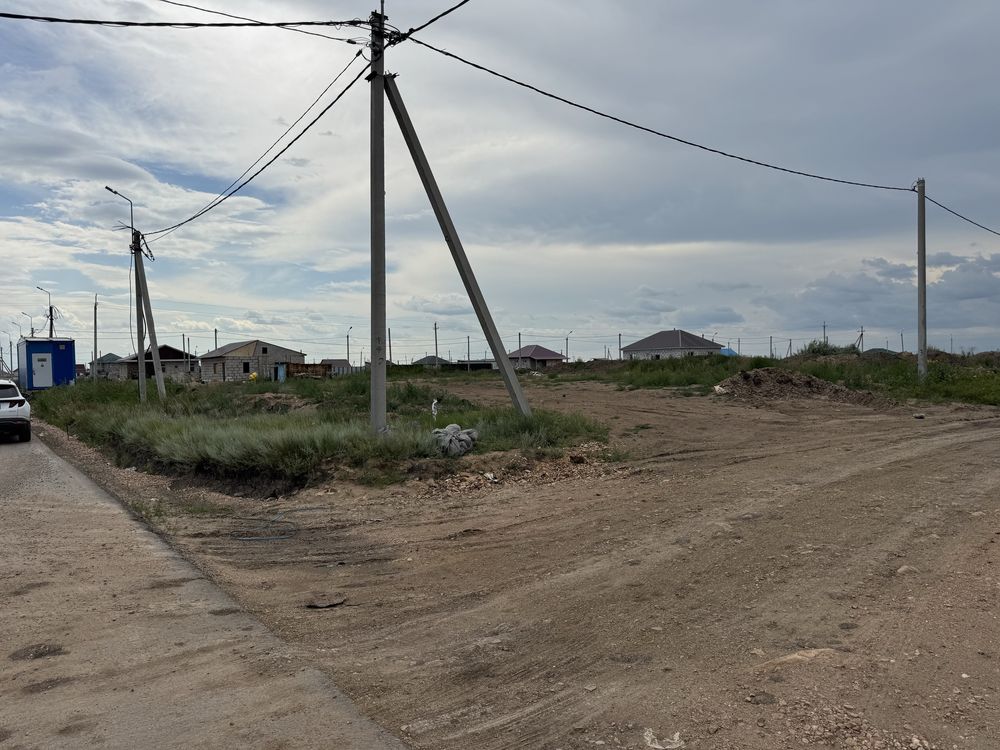 Земля в поселке Талапкер 20соток делимый, рядом новая школа