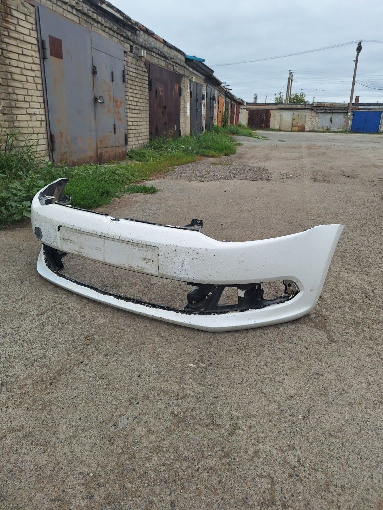 Продам бампер на Поло