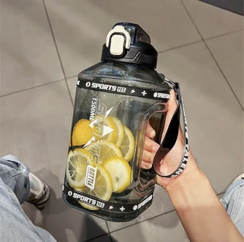 Спортивная бутылка  1,5 л