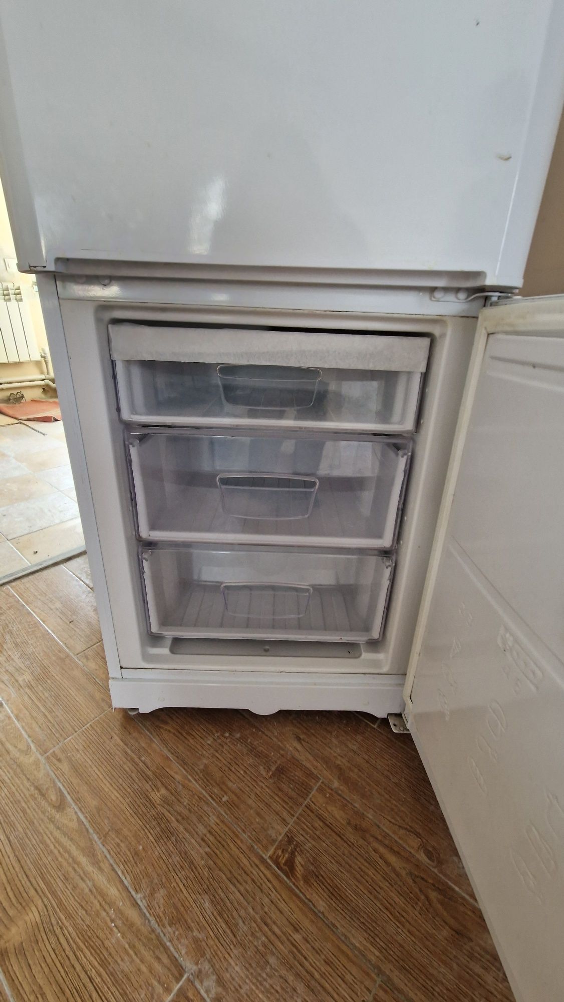 Холодильник Indesit
