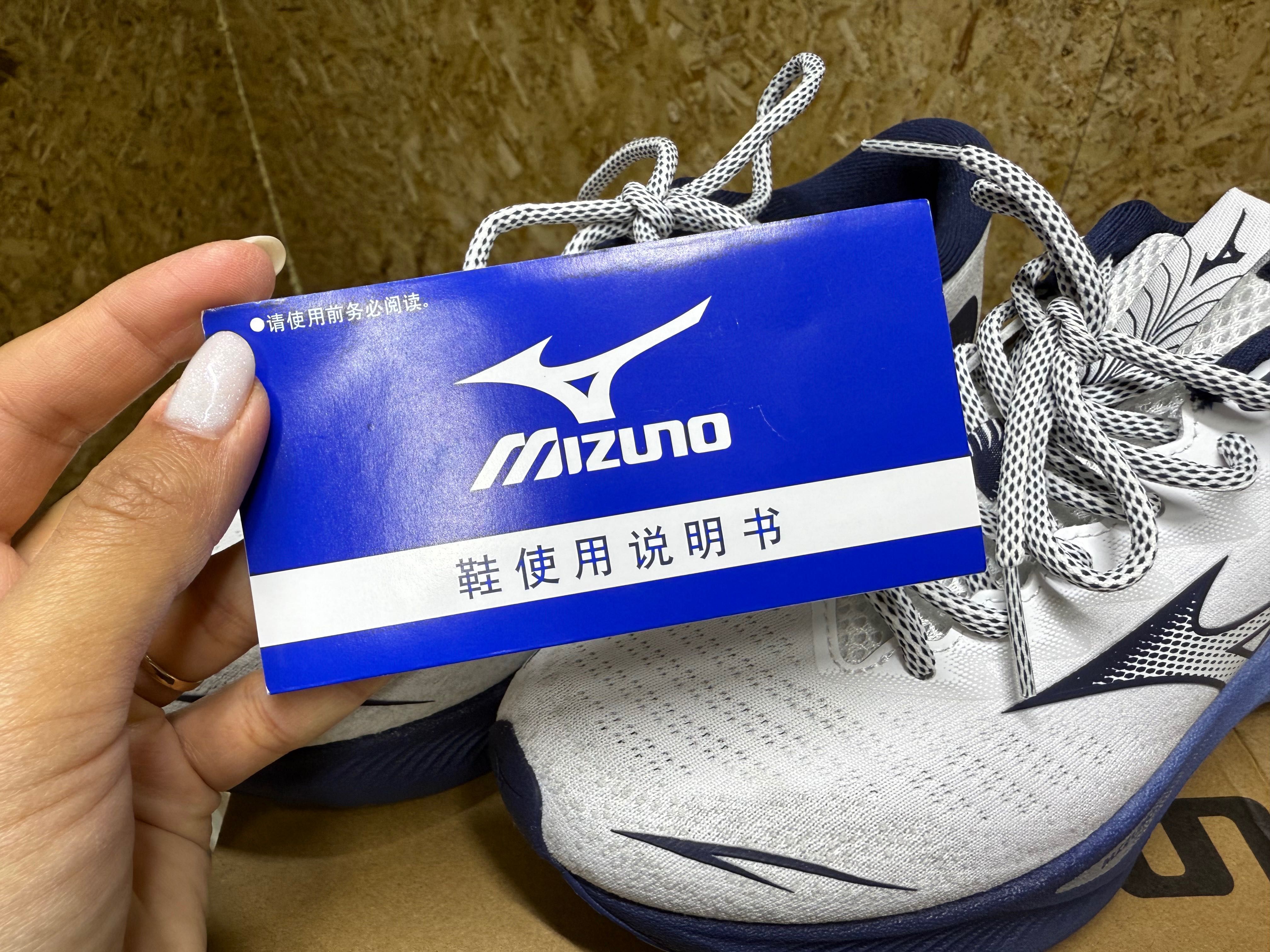 Оригинал кроссовки Mizuno