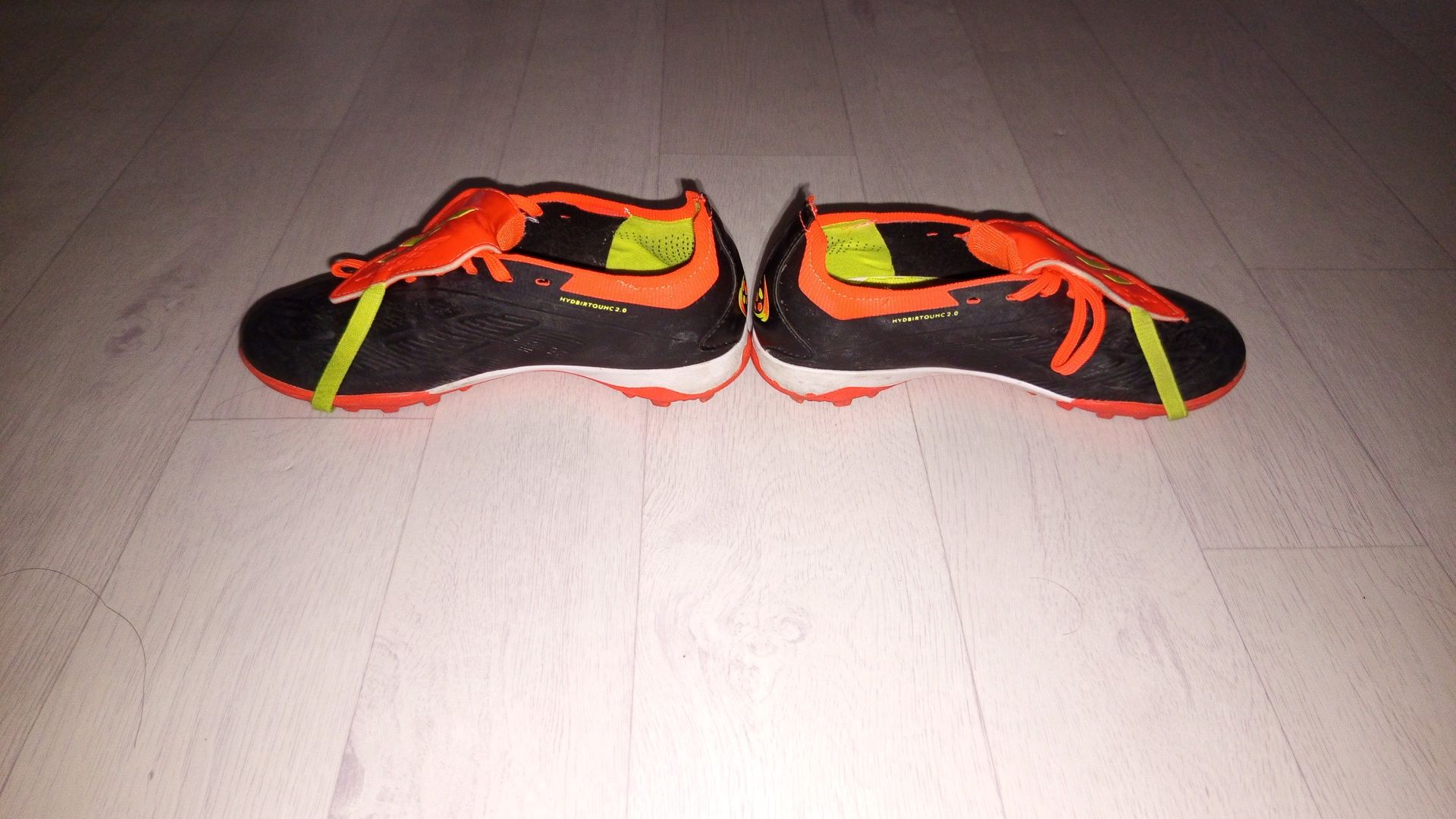 Продам сороконожки adidass predator elite