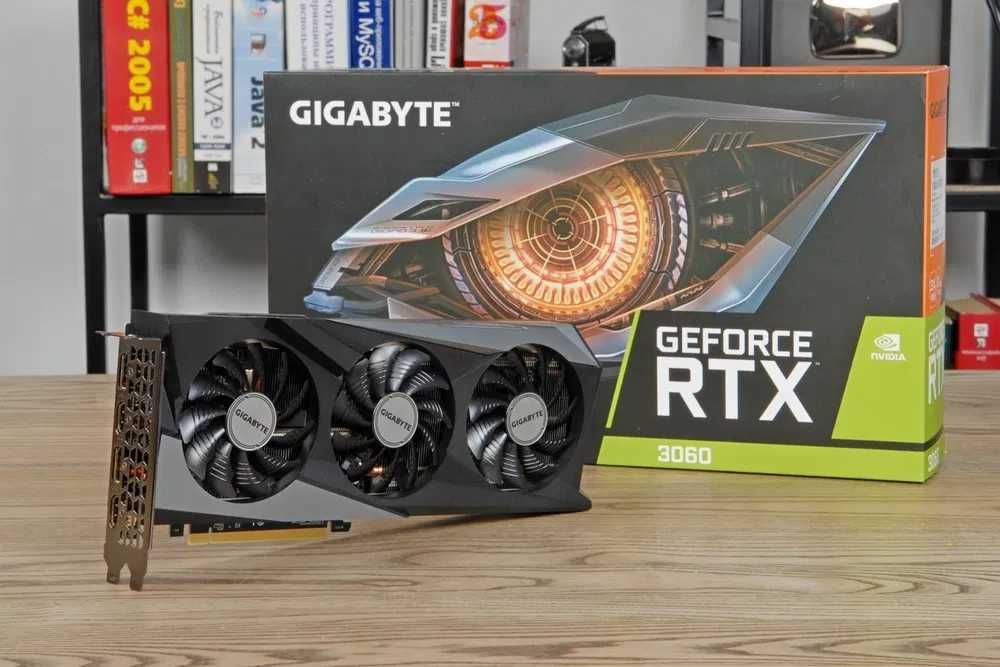 Продам Видеокарту GIGABYTE GeForce RTX 3060 GAMING OC 12G  12 ГБ