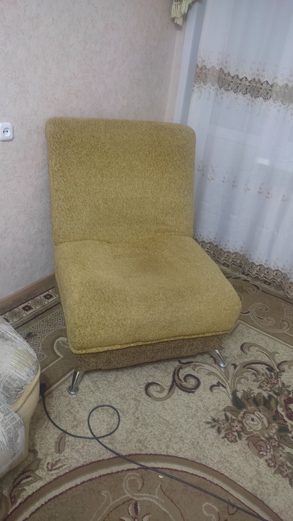 Отдам даром 2 Дивааы и 2 кресло