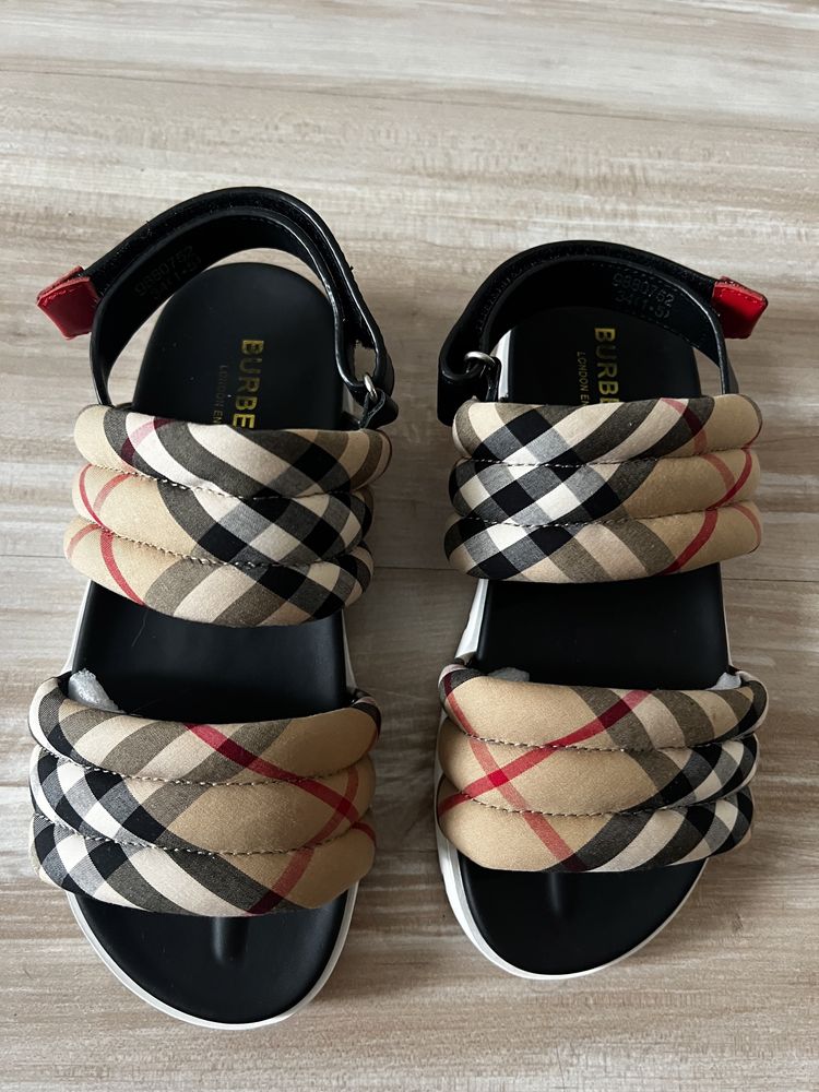 Сандали Burberry 34 размер
