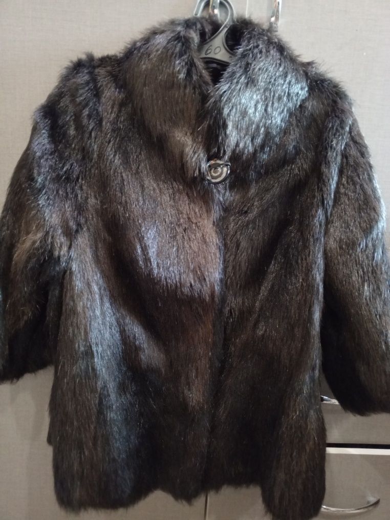 Шубка мех нутрия,для межсезонья