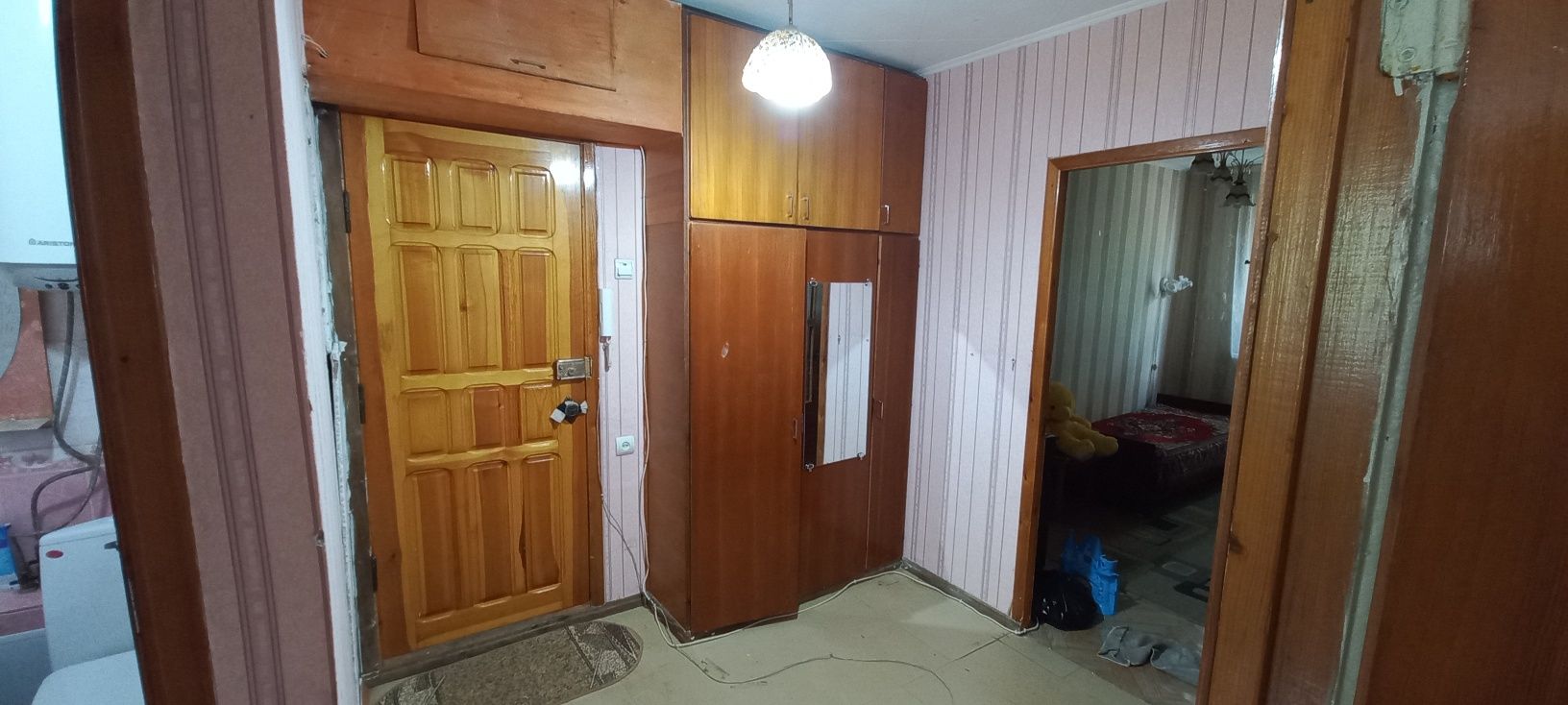 Продам 3-х комнатную квартиру в отличном районе