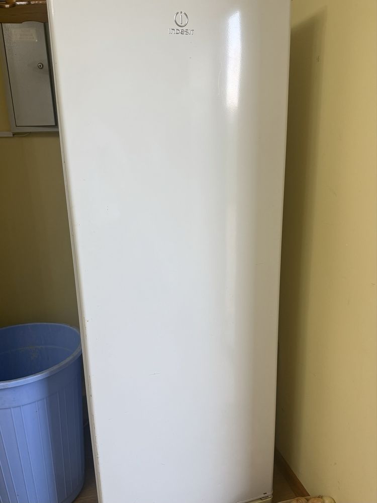 Морозильник Indesit