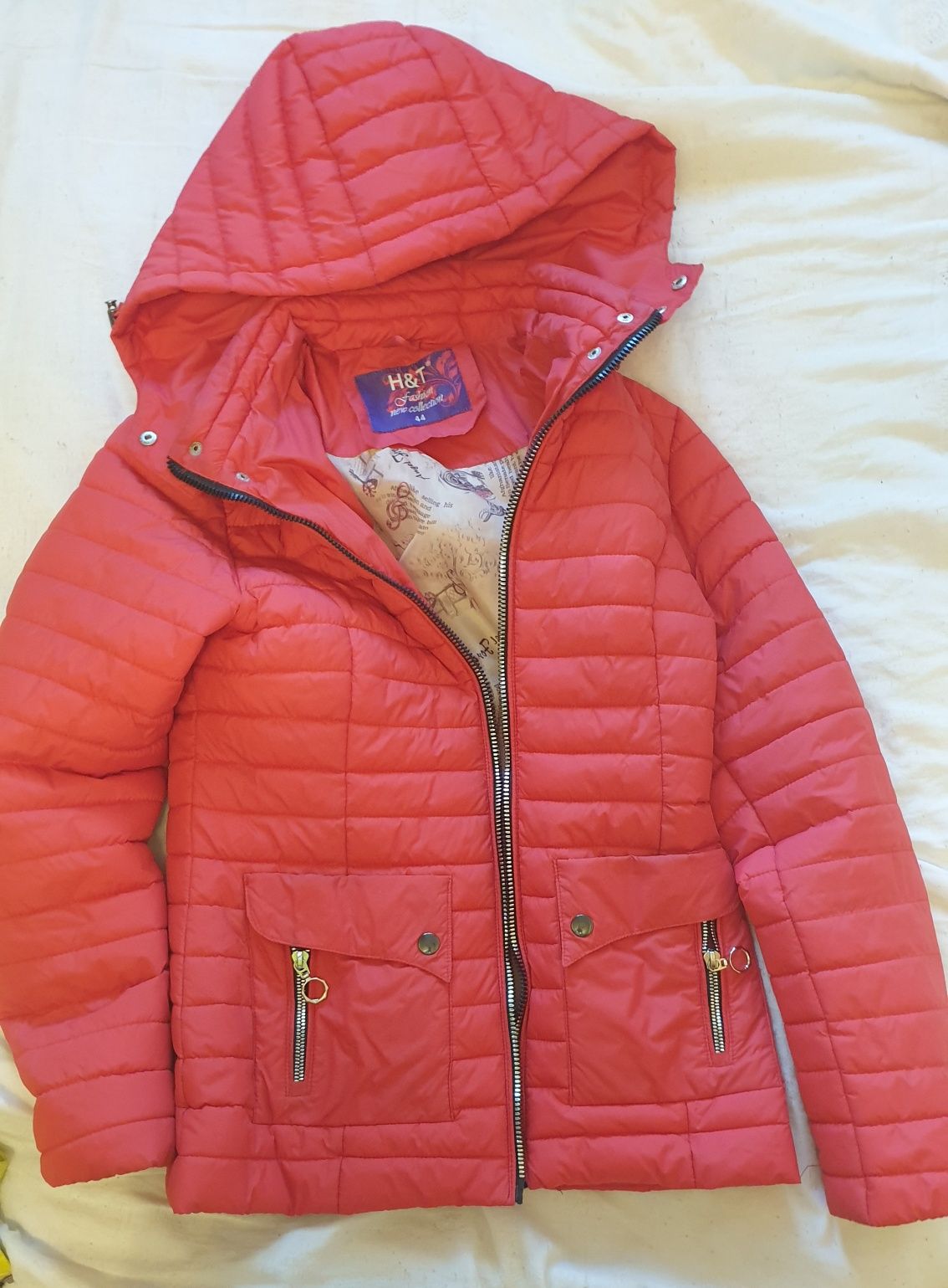 Продам куртки,косухи,пиджачки женские