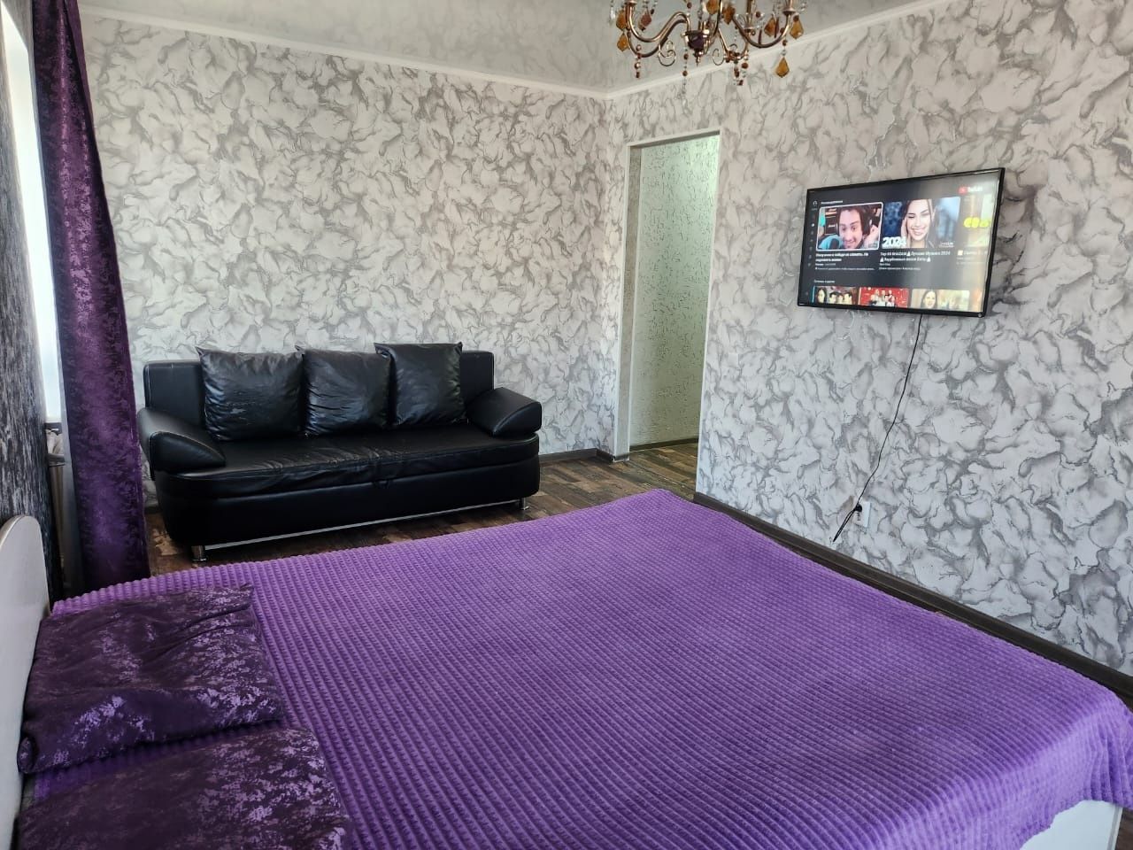 Продам квартиру.  Ауэзова 102 5этаж