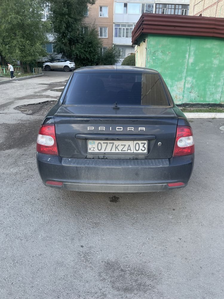 Продам приору, машина каждый день используется!