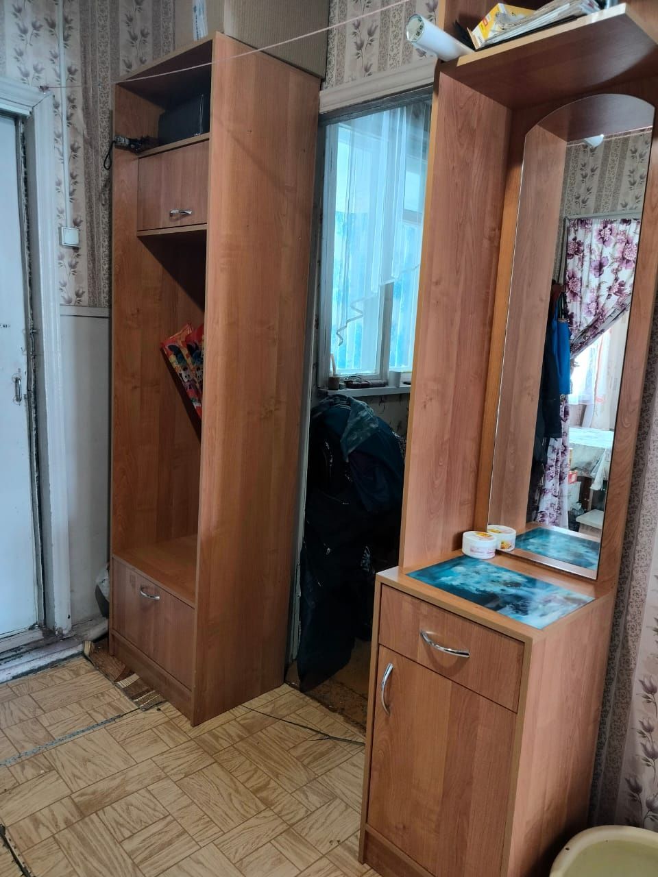 Продам срочно прихожку