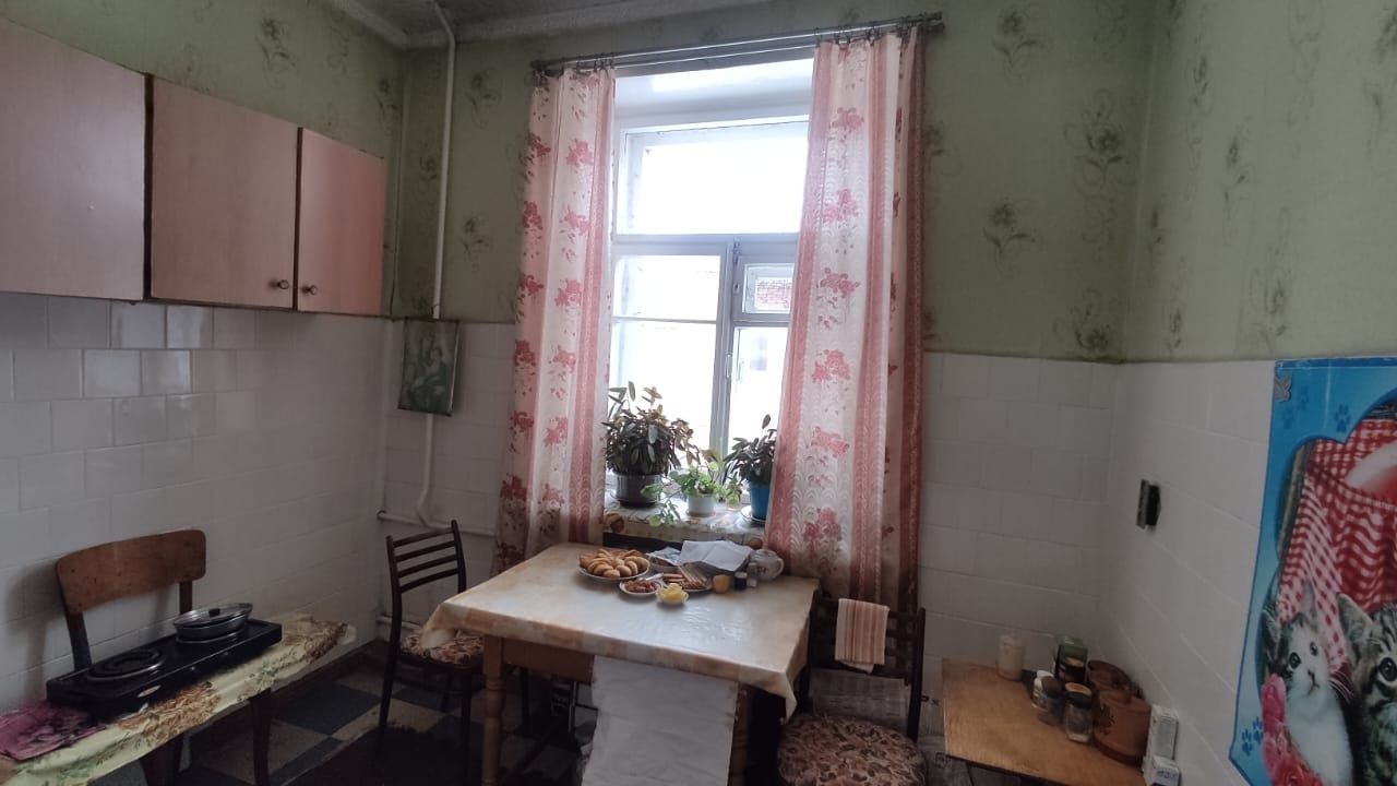 Продам квартиру по Бажова