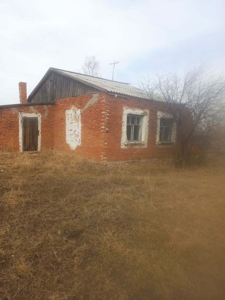 Дом на разборку,газоблочныи, обложенный красным кирпичем