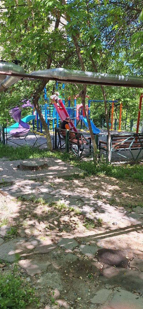 2 комн. квартира, 2 этаж 17 мкр. Срочно