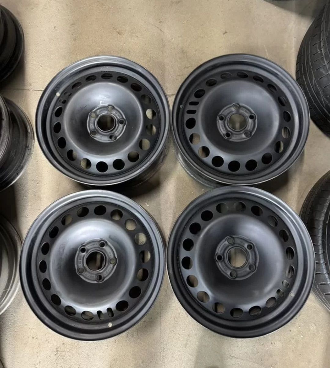 Продам штампованные диски R16 5/105