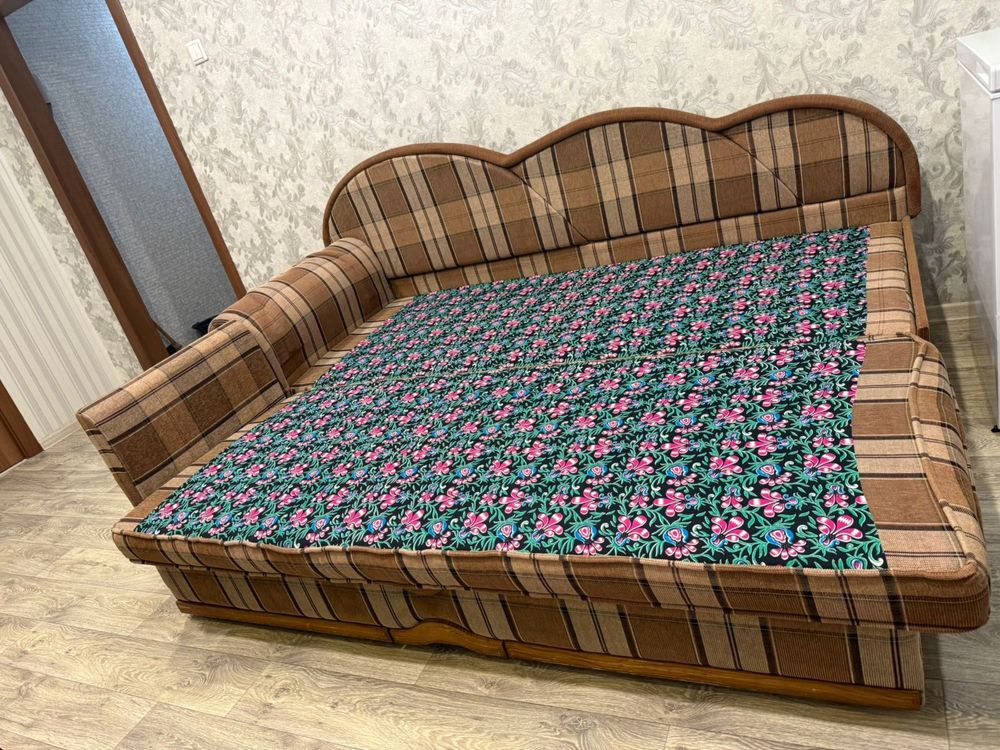 Тахта-диван.