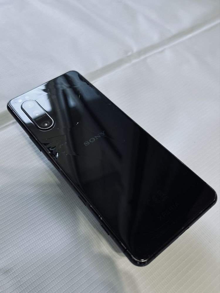 Sony Xperia 5 II (на запчасти или восстоновление)