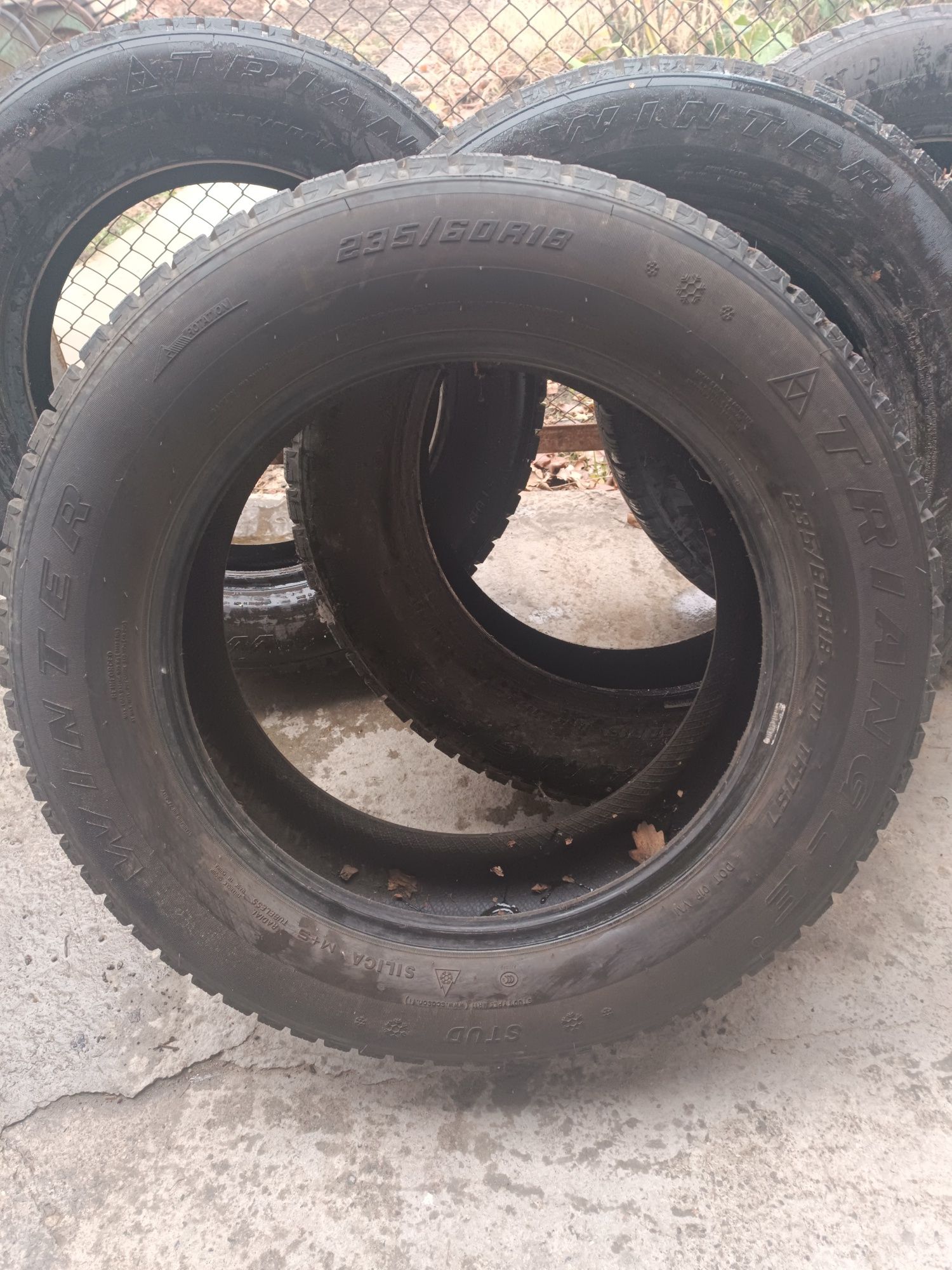 Резина зимняя 235/60R18