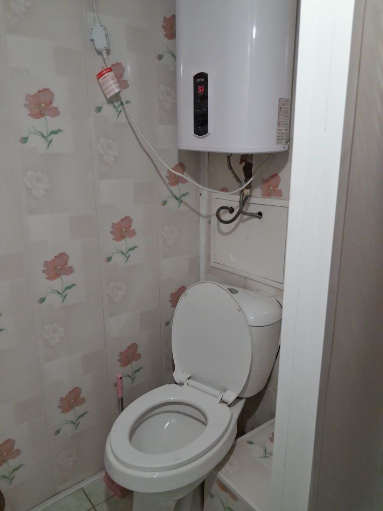 Продам дом за четыре пятсот миллионов тенге.