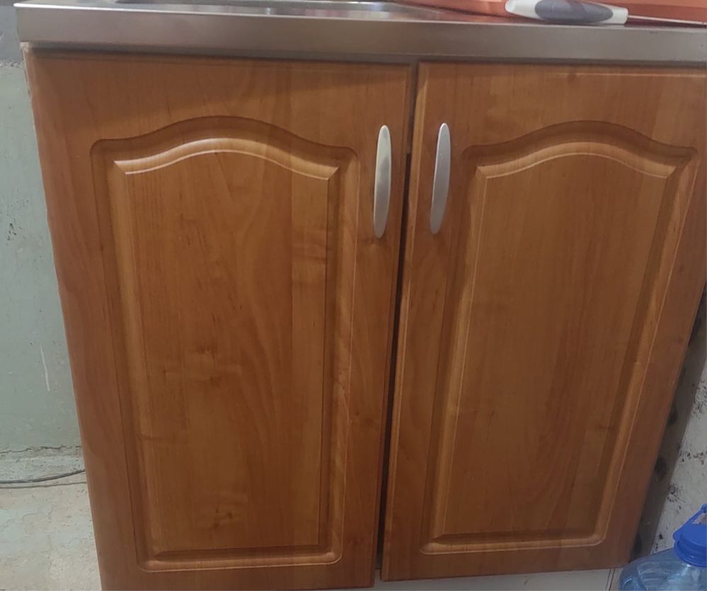 Продам б/у угловой  диван и кухонный гарнитур