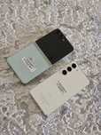 Продам Samsung Z Flip 5 256 gb Samsung S23 128 gb white