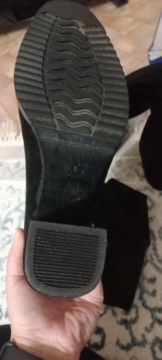 Продам женские сапоги