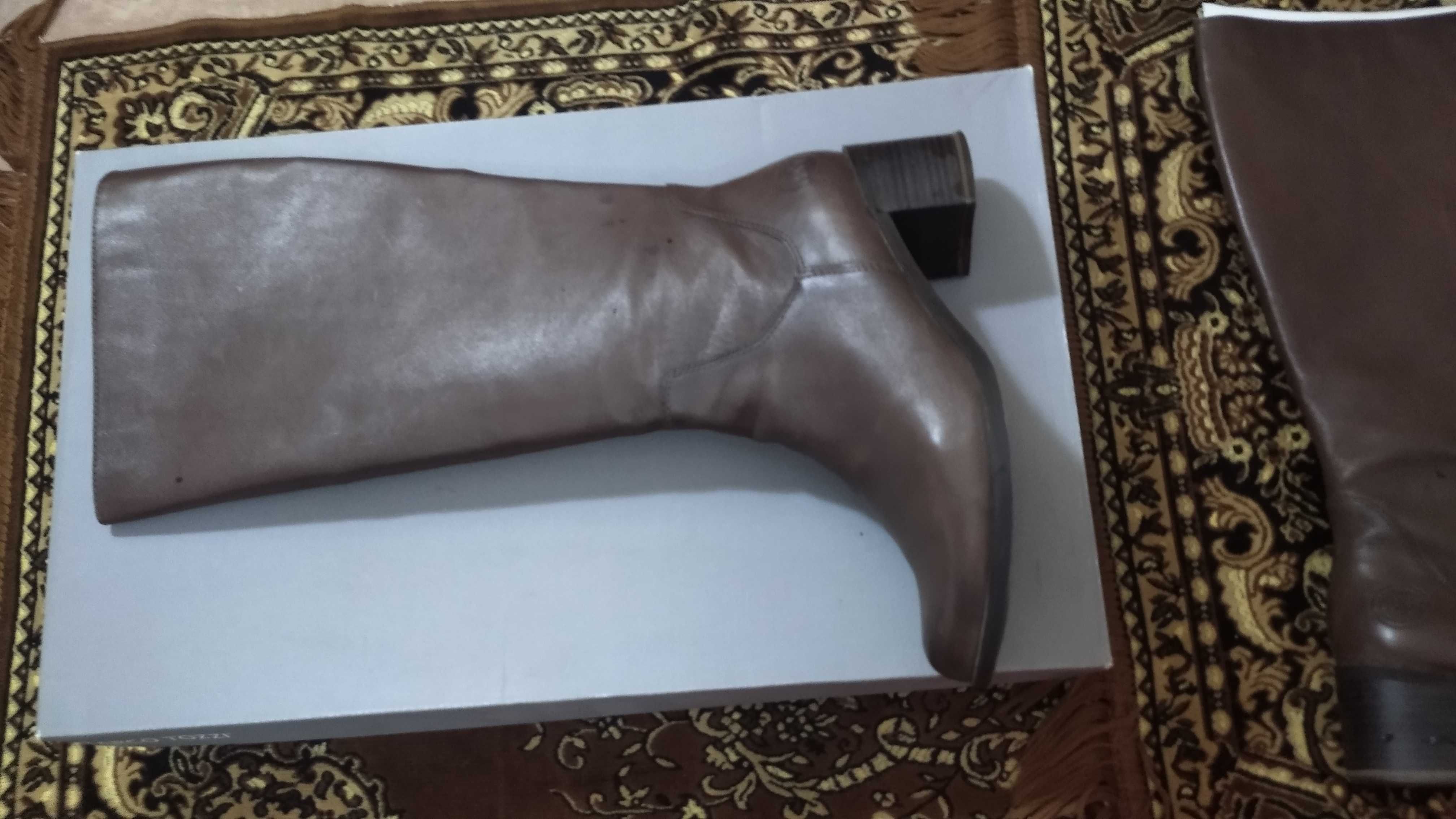 Срочно продам женские осенние  сапоги 39 размера