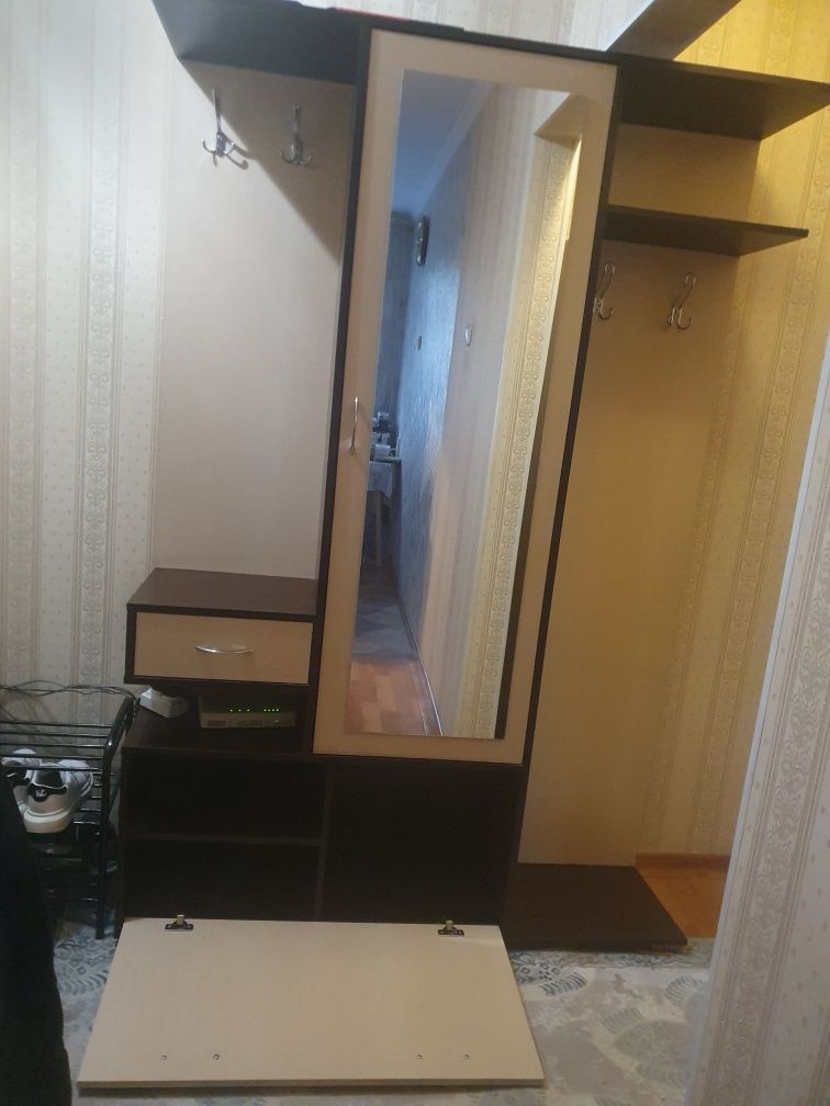 Прихожий шкаф  с зеркалом