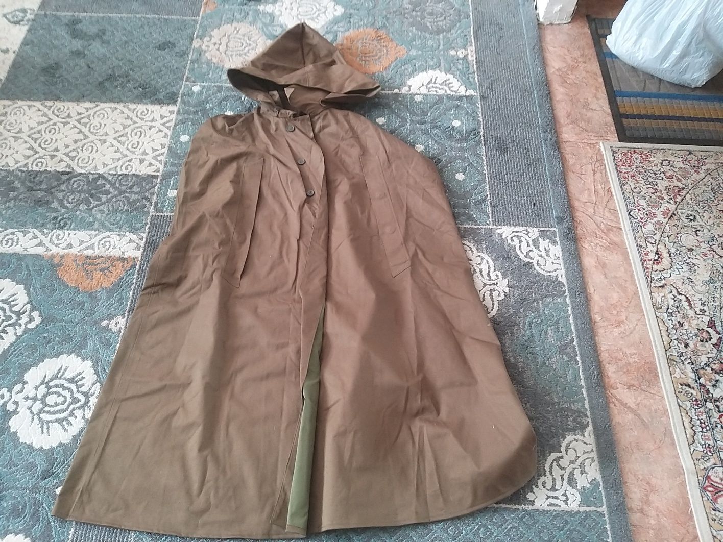 Продам плащ-накидку офицерскую.