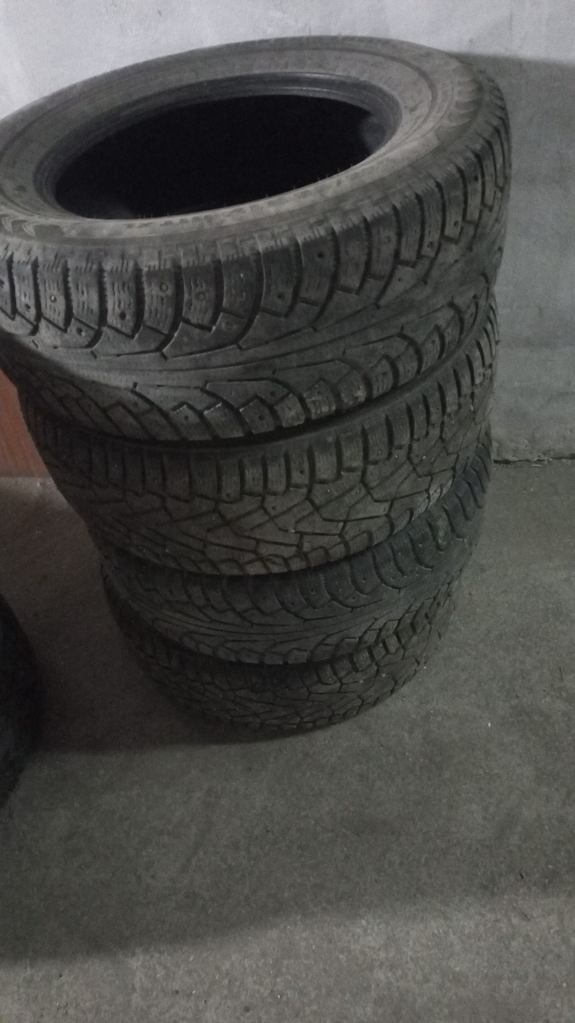 Зимние шины 8 штук За 250000